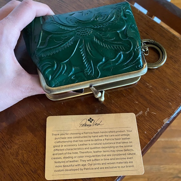 Brand New Patricia Nash Green Leather Embossed Floral Pattern Coin Purse - Picture 6 of 6